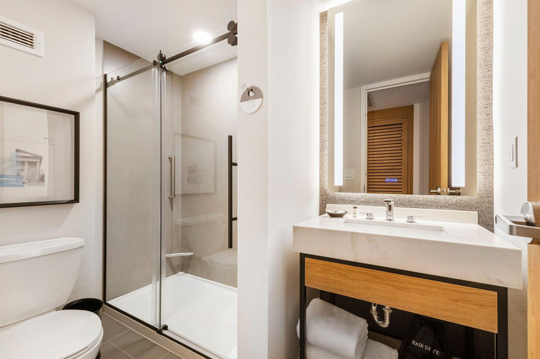 Bathroom 4, Sheraton Chapel Hill Hotel, Orange