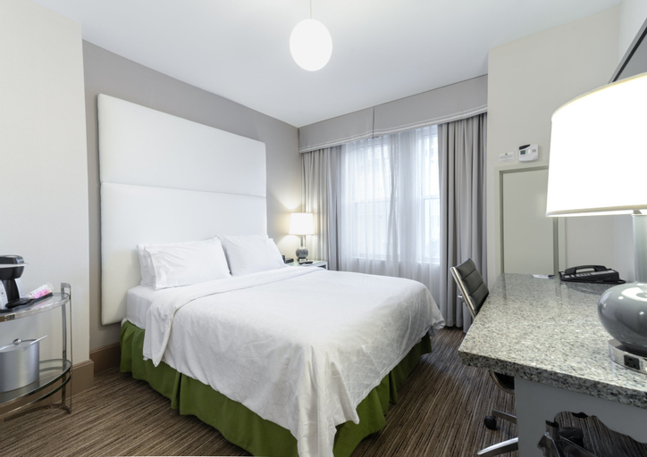 Bedroom 4, Holiday Inn Express CHICAGO - MAGNIFICENT MILE, Cook