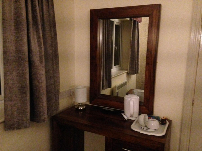 Bathroom 4, The Strawberry Bank, Solihull