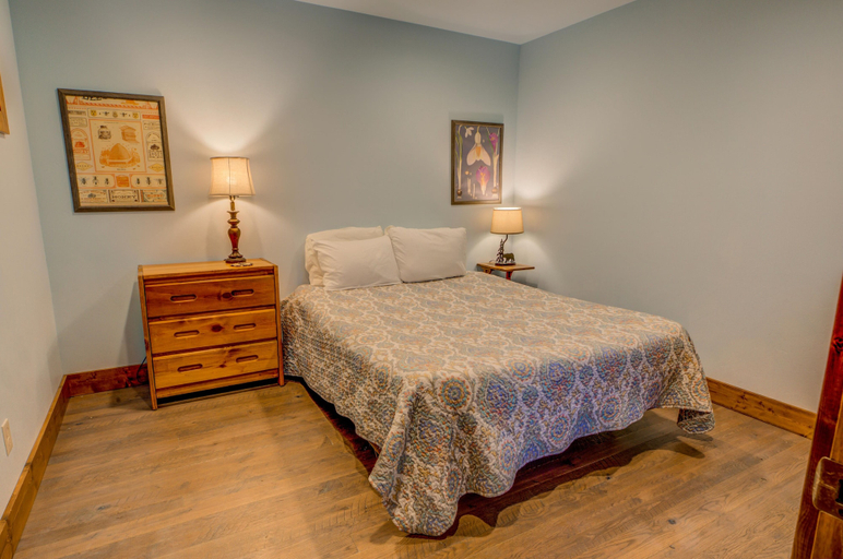 Bedroom 1, Barnes on Boundary Unit A, Gallatin