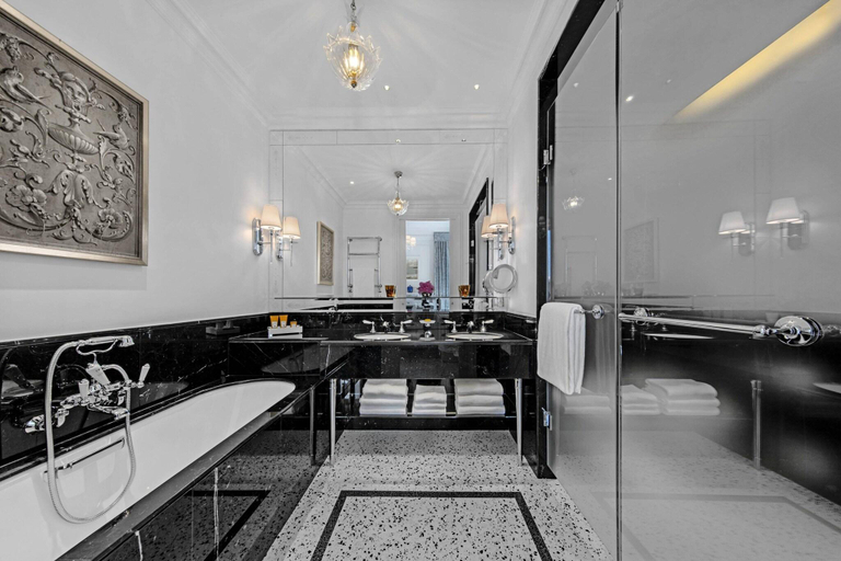 Bathroom 28