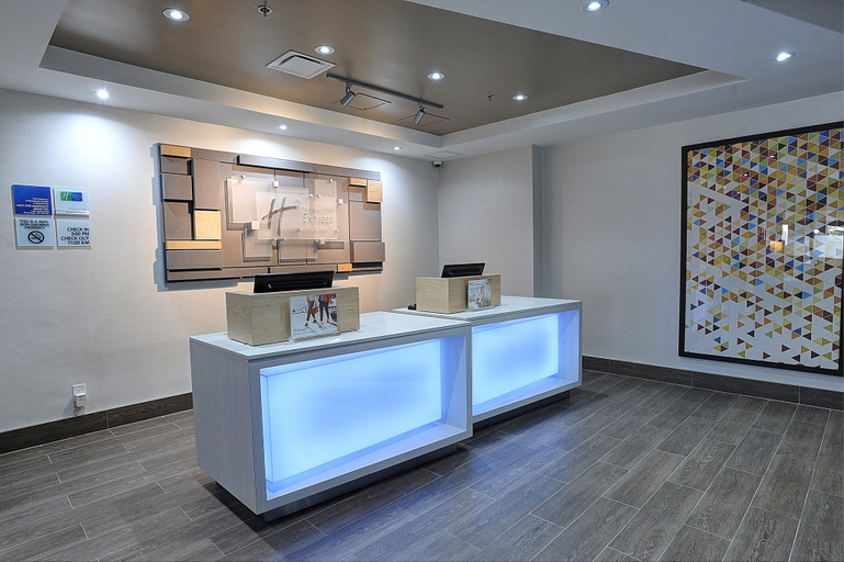 Others 2, Holiday Inn Express & Suites TORONTO AIRPORT WEST by IHG, Peel