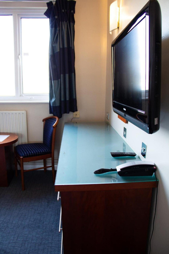 Bedroom 2, St George hotel, Medway