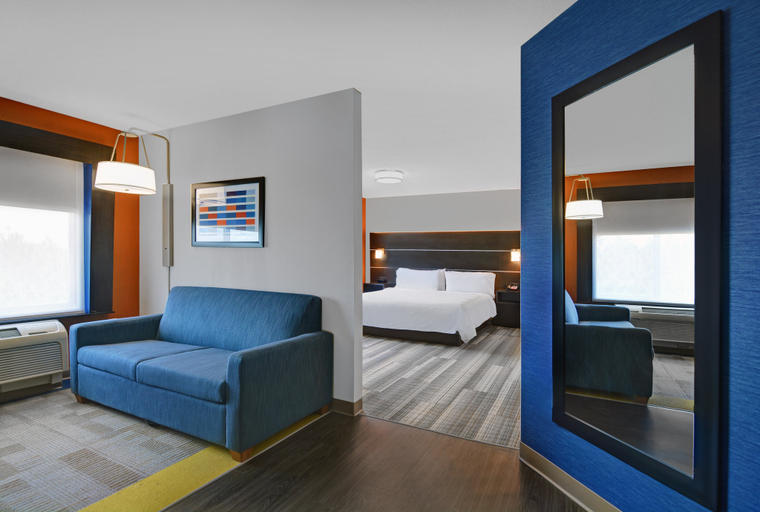 Bedroom 5, Holiday Inn Express ATMORE NORTH by IHG, Escambia