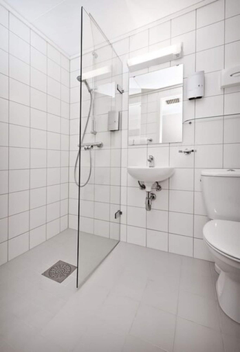 Bathroom, Havila Hotel Raftevold, Hornindal