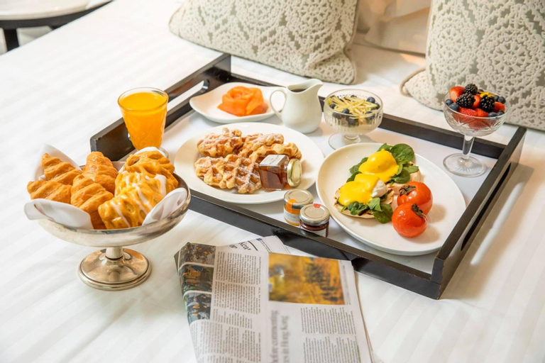 Food & Drinks