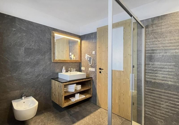 Bathroom 5, Hotel Pichlerhof, Bolzano