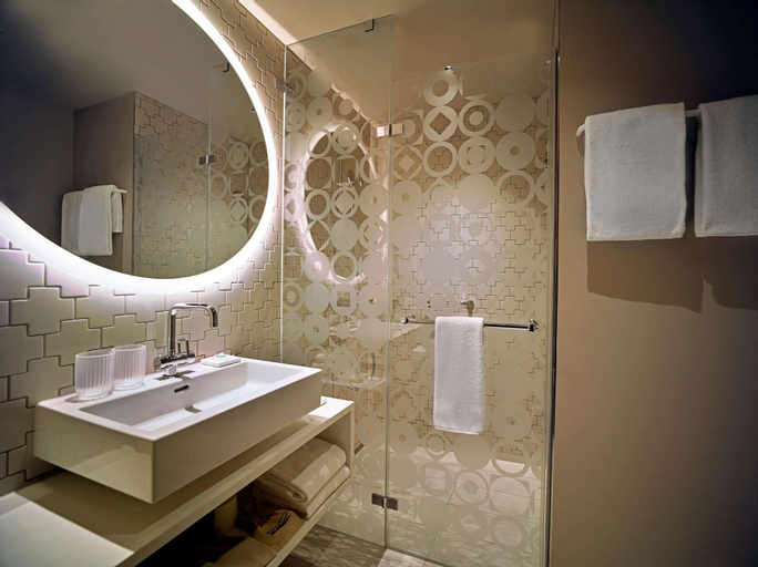 Bathroom 22