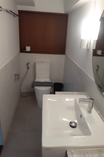 Bathroom 20