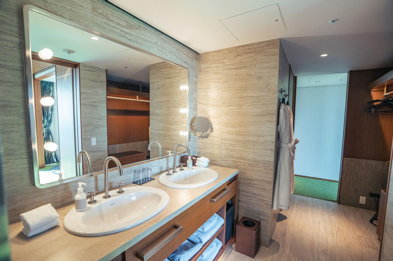 Bathroom 19