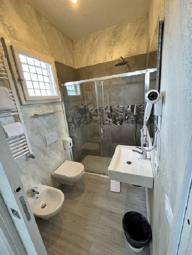 Bathroom 3, Affittacamere Sunset House, Florence