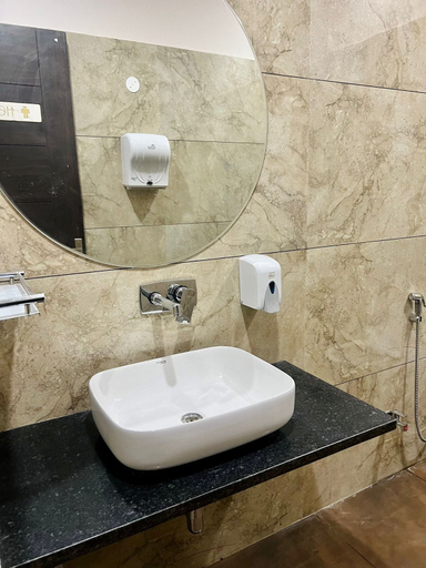 Bathroom 4, R G Bilkha Hotel And Resorts, Alwar