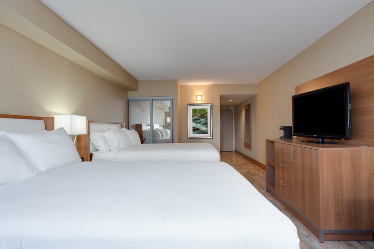 Bedroom 5, Holiday Inn Express & Suites FREDERICTON by IHG, York