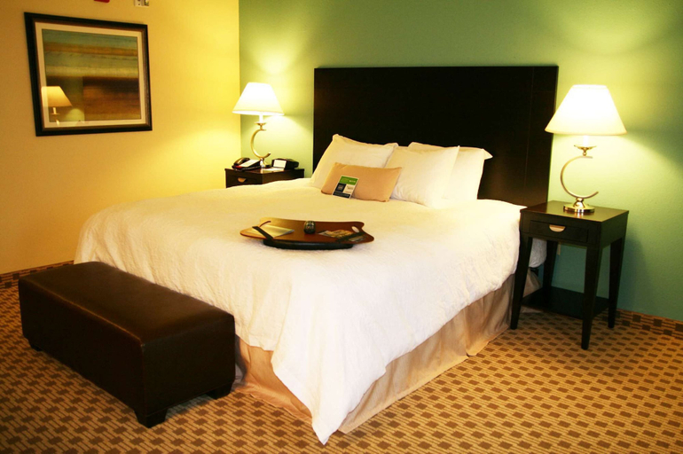 Bedroom 3, Hampton Inn Orange, Orange