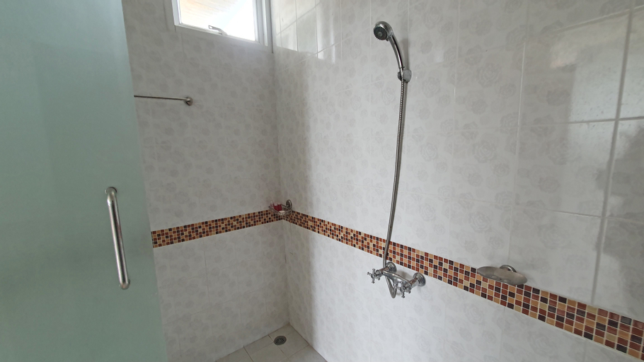 Bathroom 30