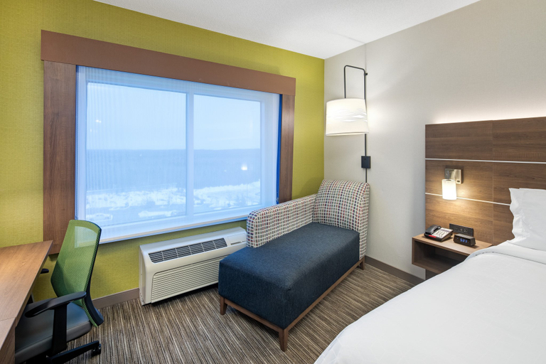 Bedroom 3, Holiday Inn Express & Suites HALIFAX AIRPORT by IHG, Halifax