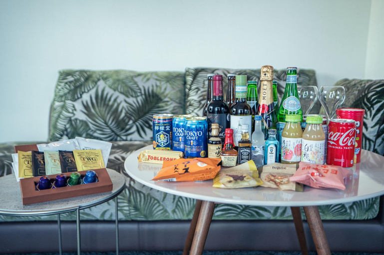 Food & Drinks