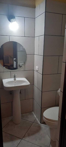 Bathroom 4, Hotel Sevilla, ZONA 1