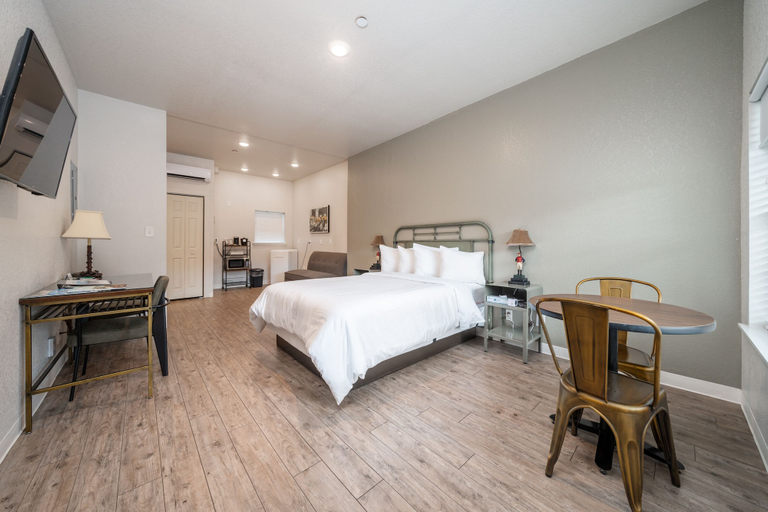 Bedroom 2, Best  Court, Garland