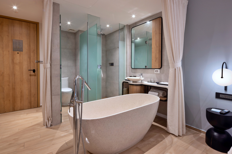 Bathroom 10