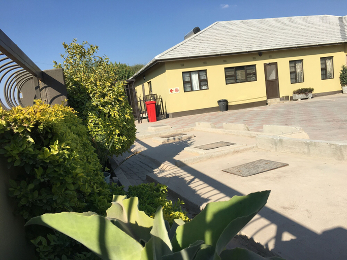 Exterior & Views 2, Lalla Villa Guest Lodge, Lethlakane