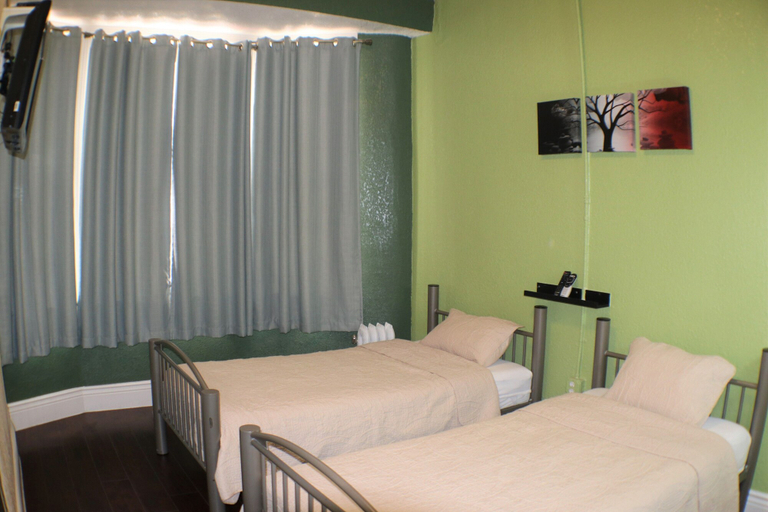 Bedroom 5, Orange Village Hostel, San Francisco
