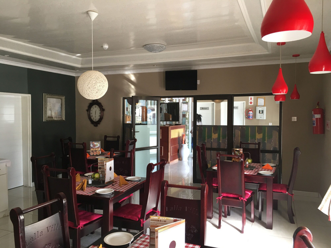 Food & Drinks, Lalla Villa Guest Lodge, Lethlakane