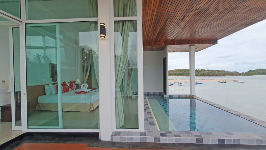 Swimming Pool 18