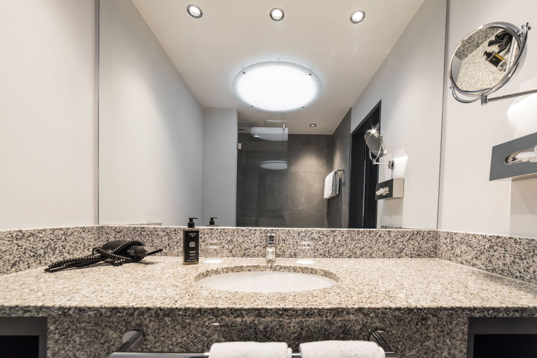 Bathroom 5, SCOTTY + PAUL Hotel Deggendorf, Deggendorf