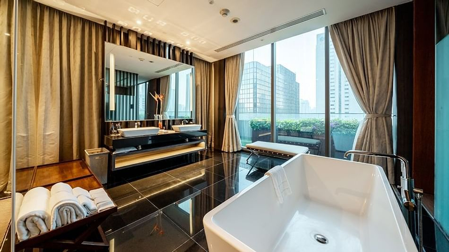 Bathroom 28