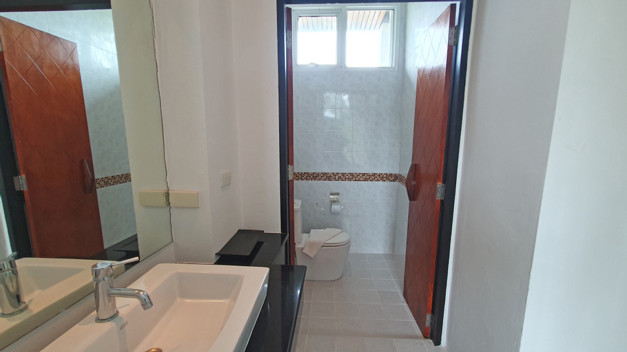 Bathroom 20