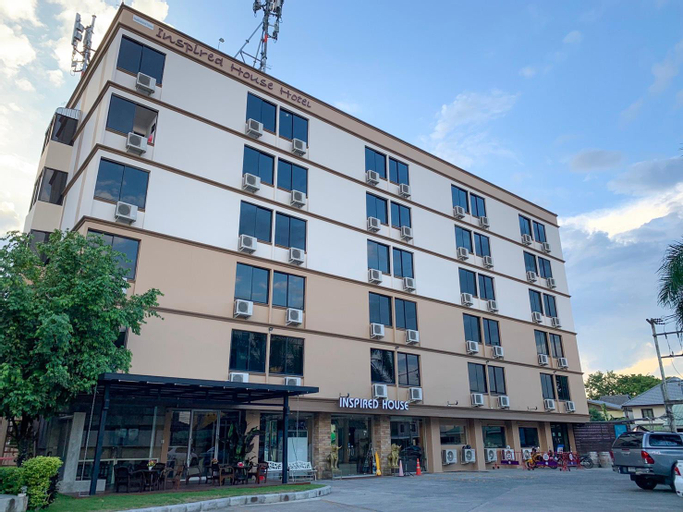 Exterior 1