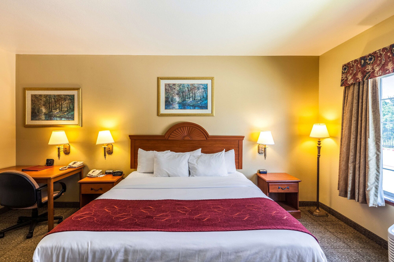 Bedroom 3, SureStay Plus Hotel by Best Western Mesquite, Dallas