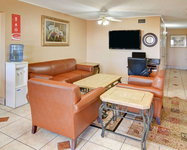 Public Area 2, Super 8 by Wyndham Decatur Texas, Wise