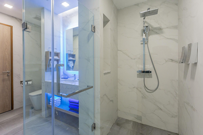 Bathroom 12