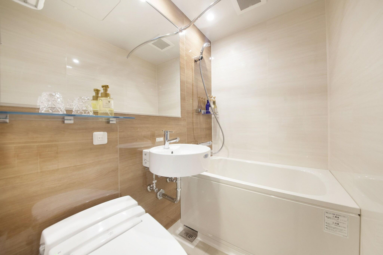 Bathroom 5, Candeo Hotels Tokyo Shimbashi, Minato