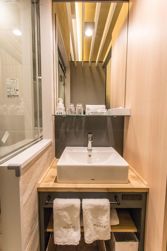 Bathroom 7