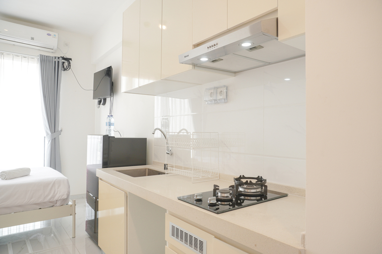 Others 4, Comfy Stay Studio at Sky House BSD Apartment By Travelio, South Tangerang