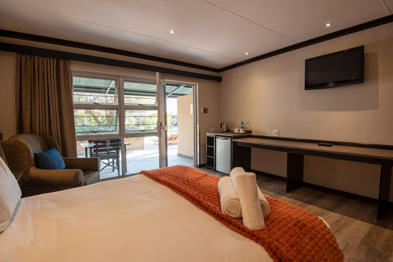 Bedroom 3, Arebbusch Travel Lodge, Windhoek East