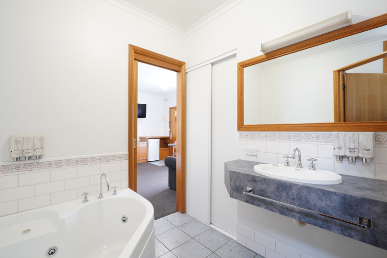 Bathroom 3, Best Westlander Motor Inn, Horsham - Central
