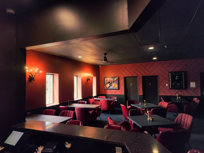 Food & Drinks 5, The Hotel at Falcon lake, Division No. 1