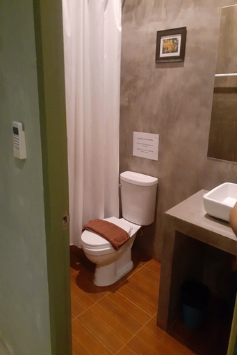 Bathroom 25