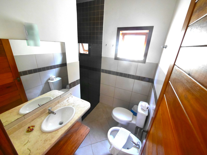Bathroom 4, Village Mutà, Porto Seguro