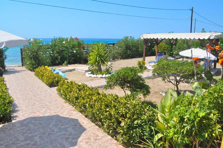 Others 5, Beachfront Vacation Home eftichia, Ionian Islands