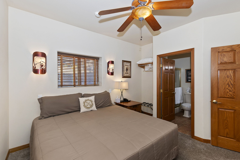 Bedroom 2, Robinhood Resort, San Bernardino