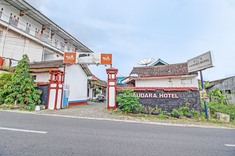 Exterior & Views 1, Hotel O 4 Saudara Hotel, Semarang