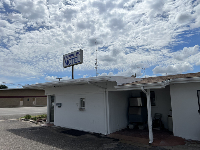 Exterior & Views 2, Country Inn-Giddings, Lee