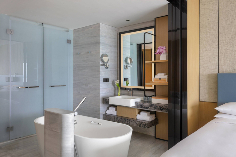 Bathroom 5, Xuzhou Marriott Hotel Lakeview, Xuzhou
