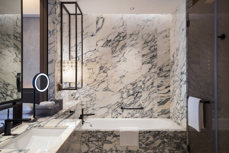 Bathroom 5, Renaissance Hangzhou Northeast Hotel, Hangzhou
