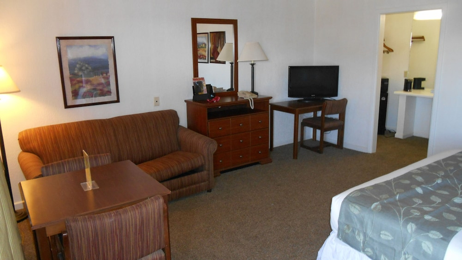 Bedroom 2, Econo Lodge Inn and Suites Abilene, Taylor